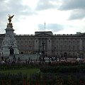 Buckingham Palace i Victoria Memorial