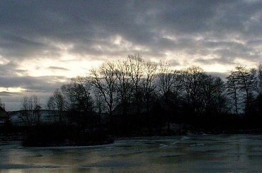 #staw #woda #drzewa #wysepka #Lubomierz #zima #lód #lodowisko #ZachódSłońca