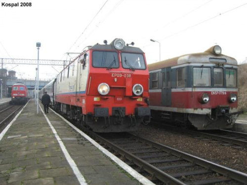 12.01.2008 EP09-038 z pociągiem EC 446. W Kostrzynie zmiana loka.