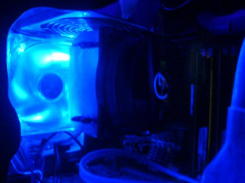 Dołożony wentylator scythe kamakaze blue led :) #komputer #modding #case