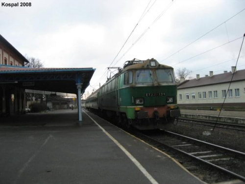 31.01.2008 (Rzepin) ET22-134 z pociągiem osobowym rel.Zielona Góra - Frankfurt n/O.