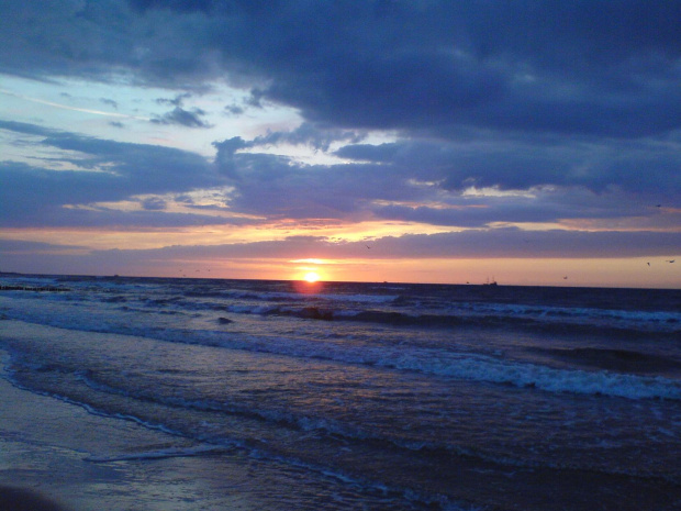 Cudowny zachód 2 - uwielbiam to. #zachód #słońca #morze #bałtyckie #nad #morzem
