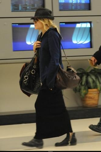 MK arrives into LAX Airport-paparazzi luty 2008