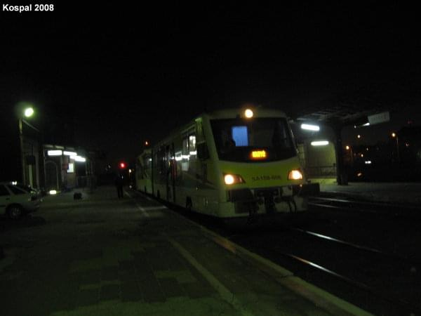 15.02.2008 SA108-006 jako pociąg osobowy rel.Kostrzyn - Krzyż czeka na godzinę odjazdu z peronu 1.