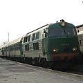 20.02.2008 SU45-240 z pociągiem osobowym do Gorzowa Wlkp stoi gotowy do odjazdu z peronu 1.