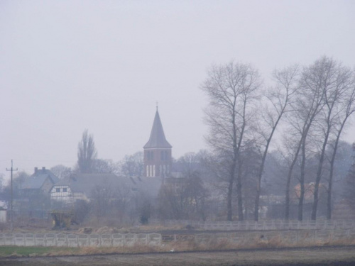 Kościół w Orchowie z 1900r #Kościół #Orchowo #mgła