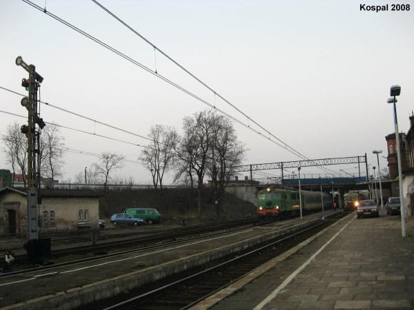 24.02.2008 EU07-519 z Moskwą Ekspres do Moskwy i S.Petesburga rusza z Kostrzyna.