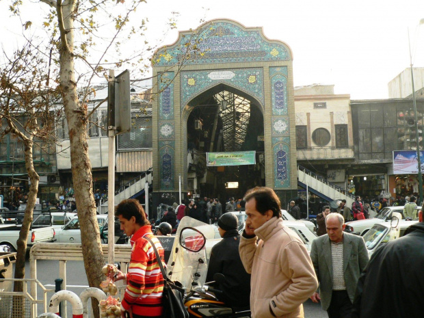 Teheran - wejście na bazar