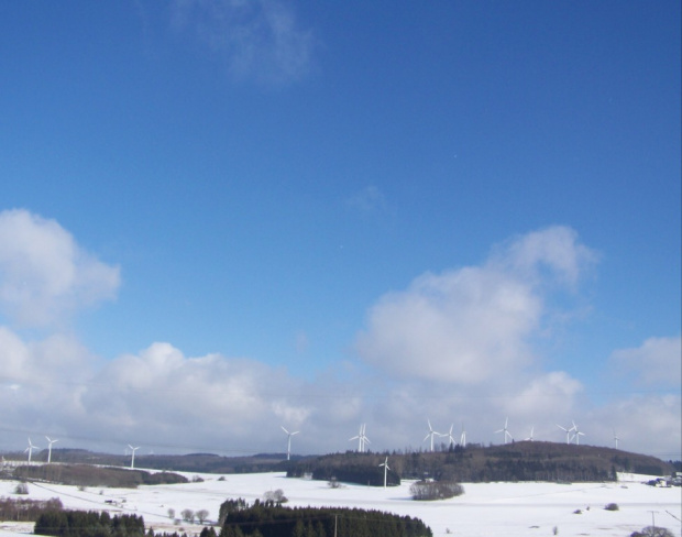 Drugi dzien powrotu zimy.
"Windpark" #krajobrazy #zima #snieg
