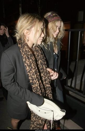 MK and Ash leaving Fendi Store party in Paris-paparazzi marzec 2008