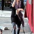 MK stops by Coffee Bean before heading to a hair salon in West Hollywood-paparazzi luty 2008