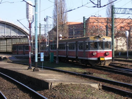 15.03.2008 Stacja Wrocław Główny EN57-850 jako poc. rel. Wrocław Gł.-Legnica