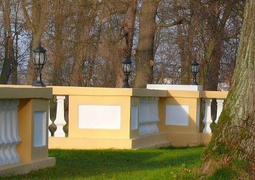 Sterdyń, pałac Ossolińskich. W parku