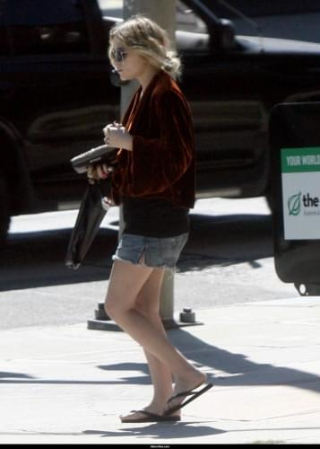 MK buying cigarettes in Beverly Hills-paparazzi marzec 2008