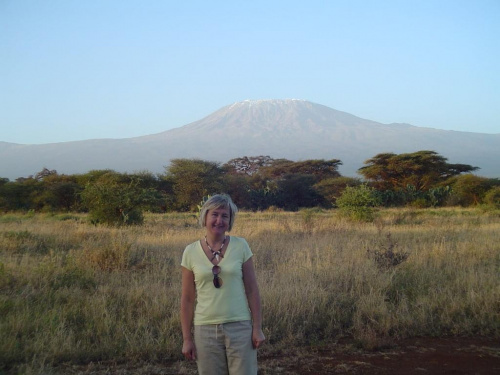 Za oknem wstaje dzień Kilimandżaro cytat z piosenki:Kilimanjaro mountain