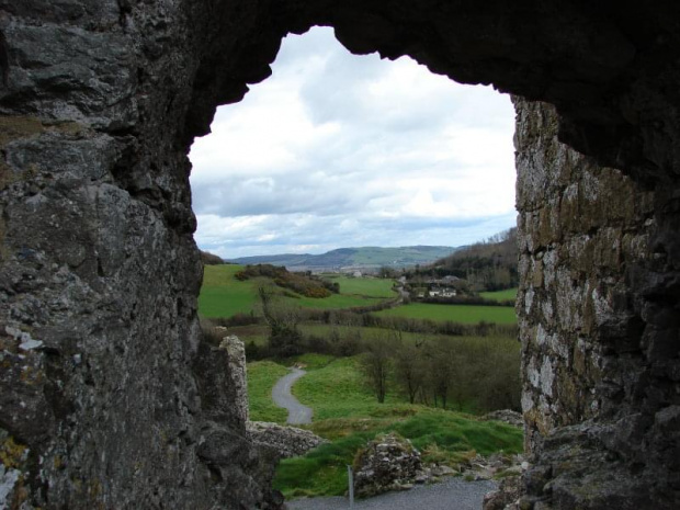 Rock of Dunamase w Head