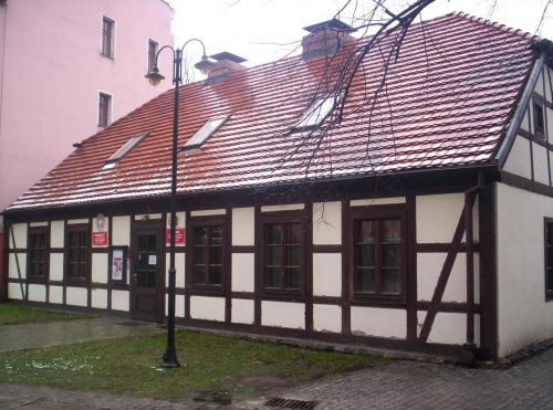 Zabytkowy domek ,wykonany z muru pruskiego w Bydgoszczy, Autor Z.Gęsiński