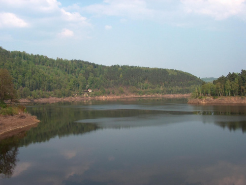 Jezioro Pilchowickie - widok z Zapory #ZaporaWodna #krajobraz #ElektrowniaWodna #pilchowice #JeleniaGóra #tama #bóbr #natura #przyroda