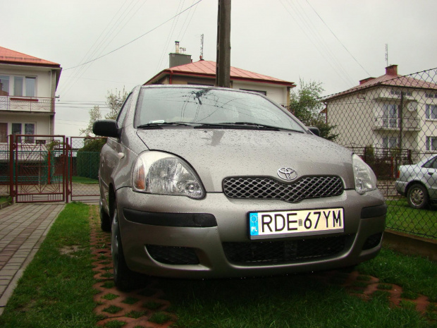 Toyota Yaris 1,3 benzyna 90KM 2003 pażdziernik