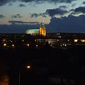 Katedra noca widok ,od strony osiedla Kazimierza