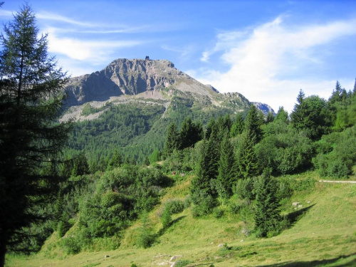 Col de Margherita (2534 m) widziana z Alta Via delle Dolomiti (szlak nr. 607) #góry #Dolomity #Włochy