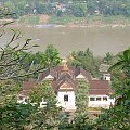 widok ze wzgórza Phu Si na Pałac Królewski, Luang Prabang