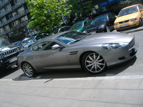 Aston Martin DB9