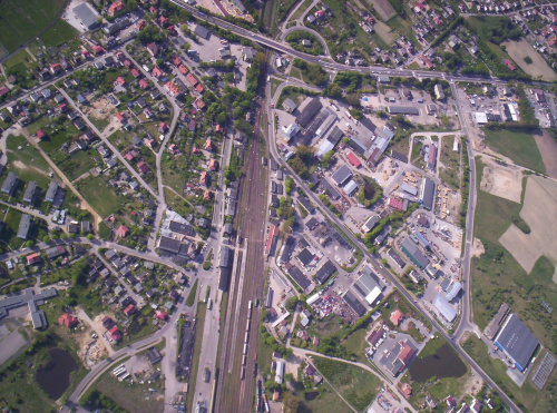 Dworzec i stare lokomotywy(na dole zdjęcia)...
