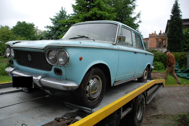 #samochód #auto #pojazd #oldtimer #fiat #Fiat1300