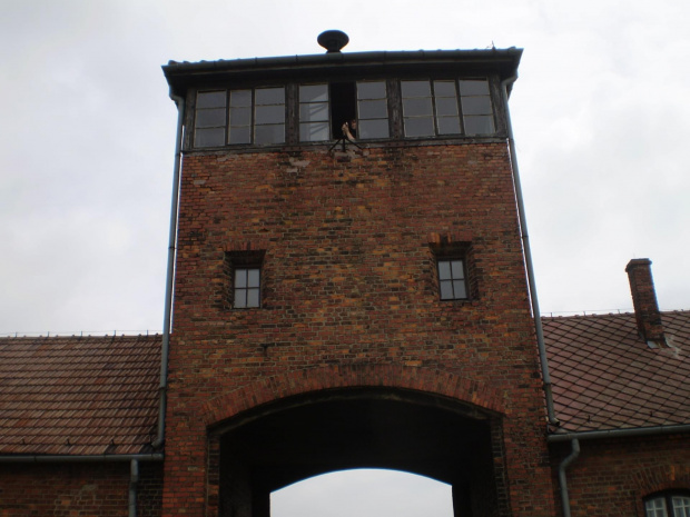 AUSCHWITZ