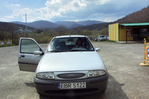 widok z parkingu w Ustrzykach Gornych