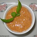 Sos pomidorowo-bazyliowy.Przepisy na : http://www.kulinaria.foody.pl/ , http://www.kuron.com.pl/ i http://kulinaria.uwrocie.info #sos #pomidory #bazylia #obiad #jedzenie #kulinaria #PrzepisyKulinarne