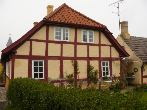 Data wybudowania: 1770 r. - w lewym rogu wyskrobane :) #bornholm #dania #domek #domki #dom #willa #chata #chatka