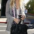 MK shopping at the Tracy Ross clothing store in West Hollywood-paparazzi październik 2007