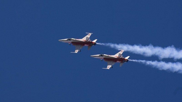 Patrouille Suisse -
Axalp 2007 by deoc