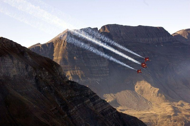 Patrouille Suisse -
Axalp 2007 by deoc