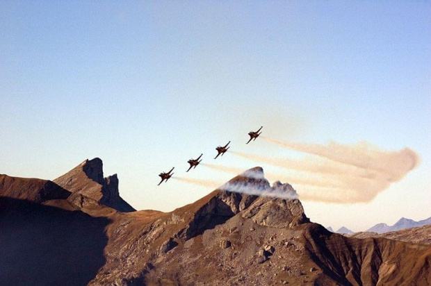 Patrouille Suisse -
Axalp 2007 by deoc