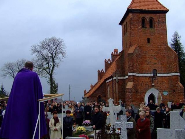 Dąbrówka - Wszystkich Świętych - procesja na cmentarzu!