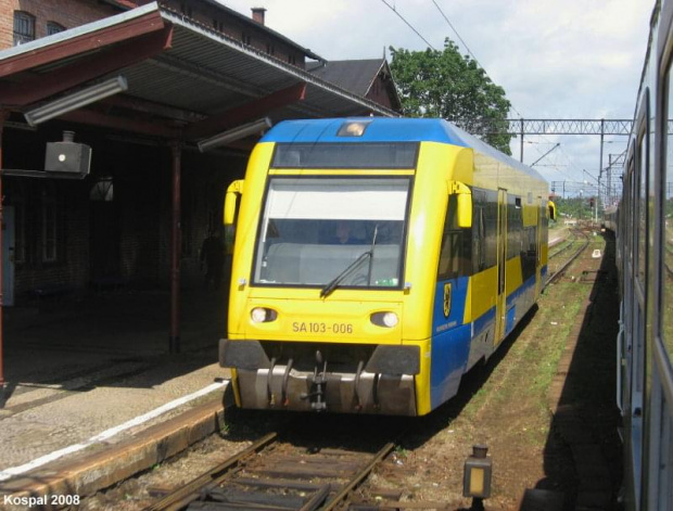 21.06.2008 (Lębork) SA103-006 jako pociąg osobowy do Łeby stoi gotów do odjazdu.