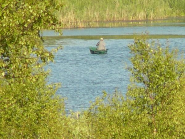 Jezioro Jeleń #jezioro #las #łódka #wędkarz #woda