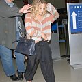 MK arriving at LAX-paparazzi czerwiec 2008