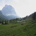 łąka Malga Boi Vescova (1734 m) i dominujące nad okolicą Monte Pelmo (3168 m) #góry #Dolomity #Włochy