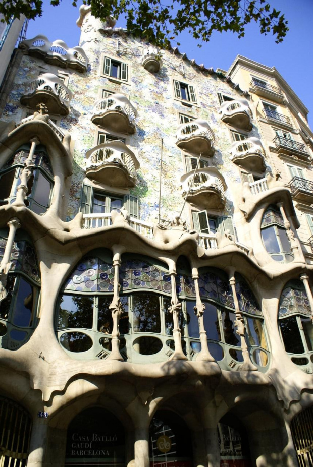 Casa Batlló - zaprojektowany przez Gaudiego (1905-07)