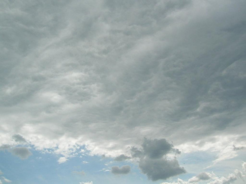chmury z mammatusami, chorzów, 22 lipiec 2008 #natura #chmury #zjawiska #niebo #mammatusy