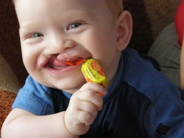 jeszcze raz Karolek-z uśmiechem do ucha do ucha-Kochany cukiereczek