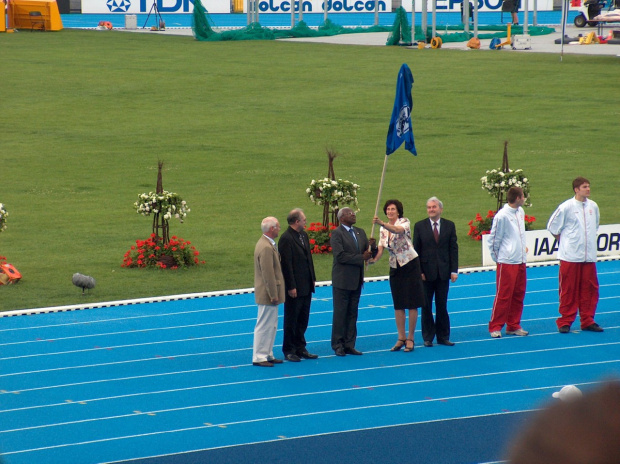 Przekazanie sztandaru IAAf oraz kadadyjczykom