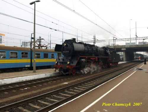 BR 03-2004 manewruje do poznańskiej szopy.