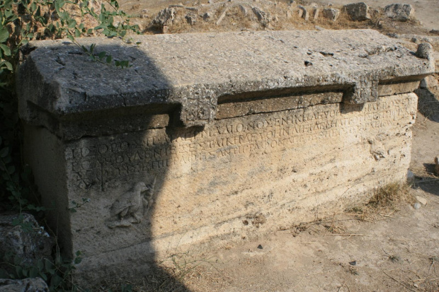 Hierapolis, Nekropola północna - chorzy tak licznie przybywający do leczniczych źródeł Pamukkale nie zawsze wracali do domów po odbytej kuracji... Jeden z największych cmentarzy Anatolii