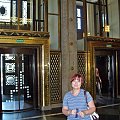 Agata w holu głównego wejścia Pałacu Kultury i Nauki. #wakacje #urlop #podróże #zwiedzanie #Polska #Warszawa