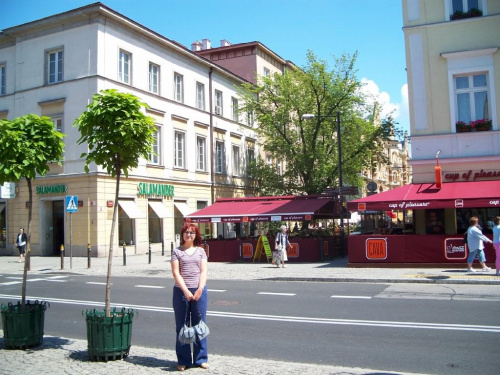 Agata na Nowym Świecie. W tle wylot ulicy Foksal. #wakacje #urlop #podróże #zwiedzanie #Polska #Warszawa